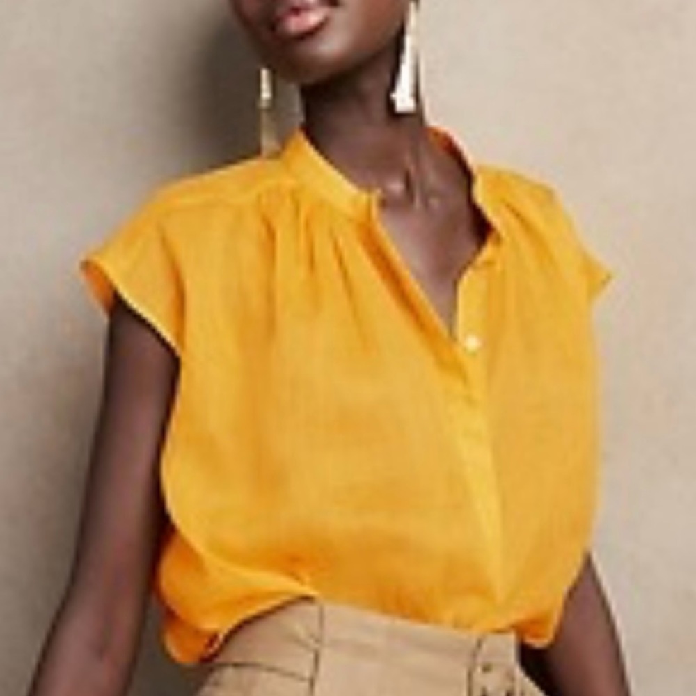 NWT Banana Republic size XS woman yellow Cap Sleeve Blouse with Mandarin Collar